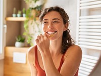 Cómo evitar la acumulación de placa dental con hábitos sencillos