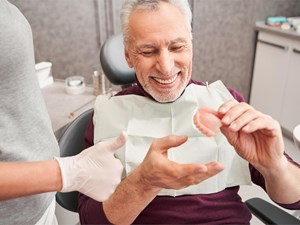 ¿Cómo saber si debes renovar tu prótesis dental?