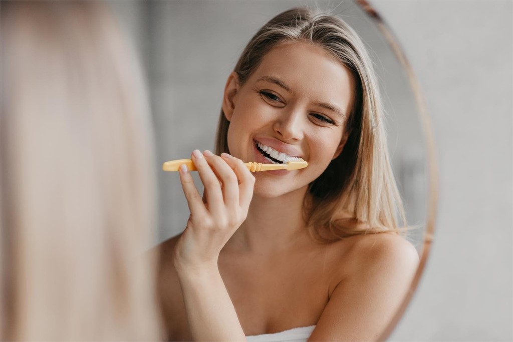 Consejos para cuidar su dentadura tras un blanqueamiento